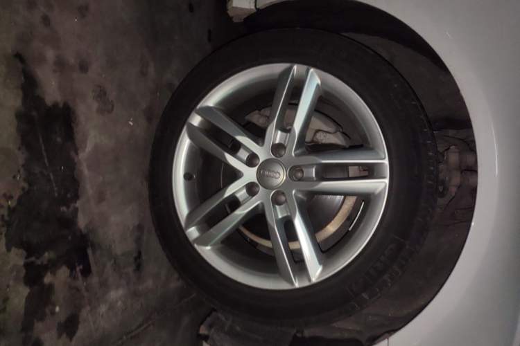 Used Audi A6 2017 Avant 35 TFSI Fashion Model Right Front Wheel Hub