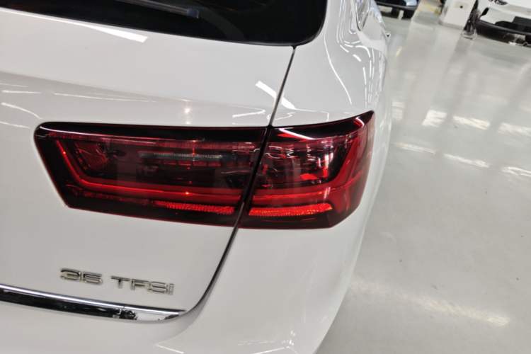 Used Audi A6 2017 Avant 35 TFSI Fashion Model Right Rear Taillight