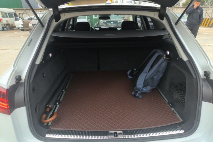 Used Audi A6 2017 Avant 40 TFSI Sport Edition Trunk