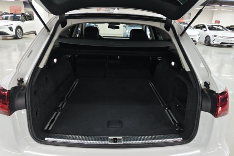 Used Audi A6 2017 Avant 35 TFSI Fashion Model Trunk
