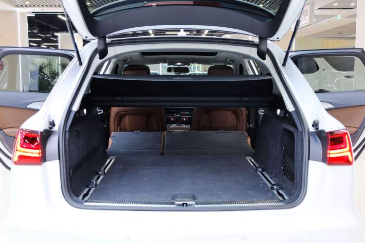 Used Audi A6 2017 Avant 35 TFSI Fashion Model Trunk