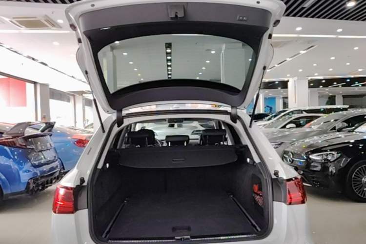 Used Audi A6 2017 Avant 35 TFSI Fashion Model Trunk