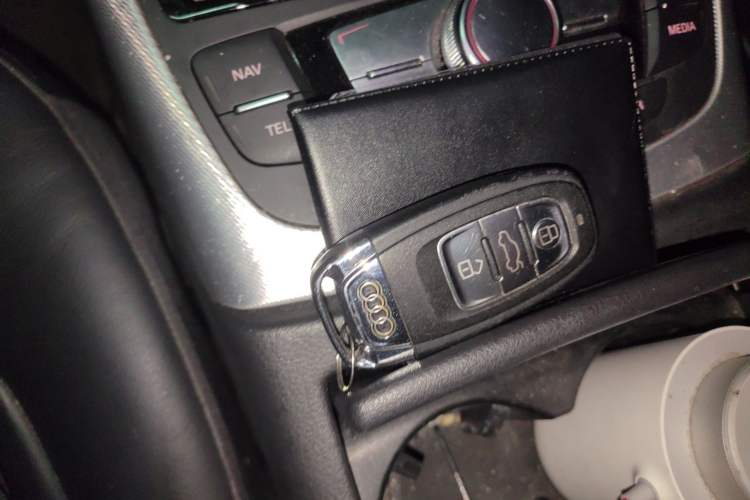 Used Audi A6 2017 Avant 35 TFSI Fashion Model Vehicle Key