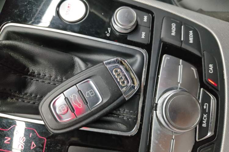 Used Audi A6 2017 Avant 35 TFSI Fashion Model Vehicle Key