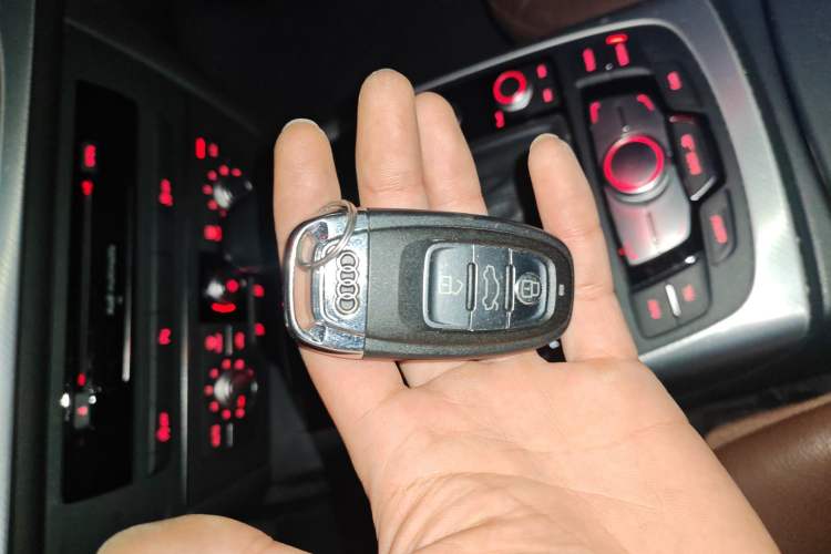 Used Audi A6 2017 Avant 35 TFSI Fashion Model Vehicle Key
