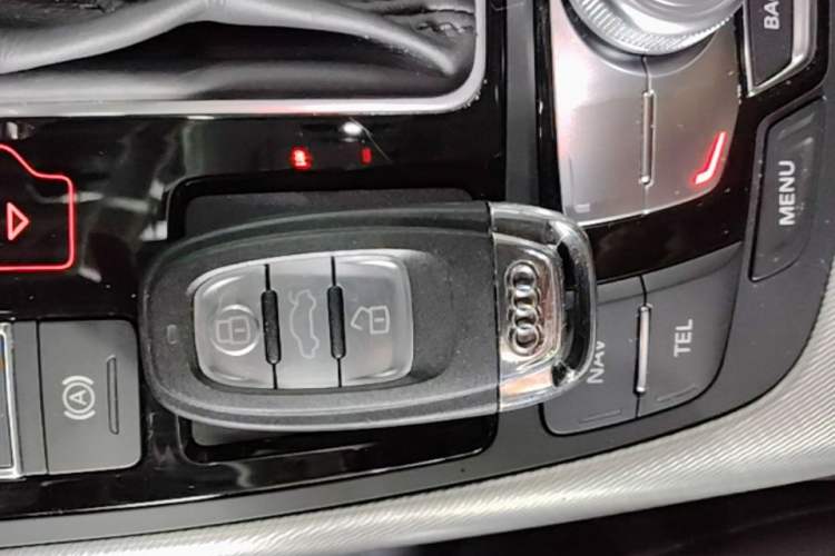 Used Audi A6 2017 Avant 35 TFSI Fashion Model Vehicle Key