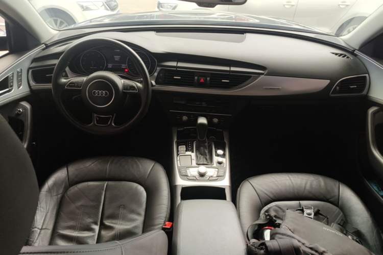 Used Audi A6 2018 3.0T allroad quattro Center Console