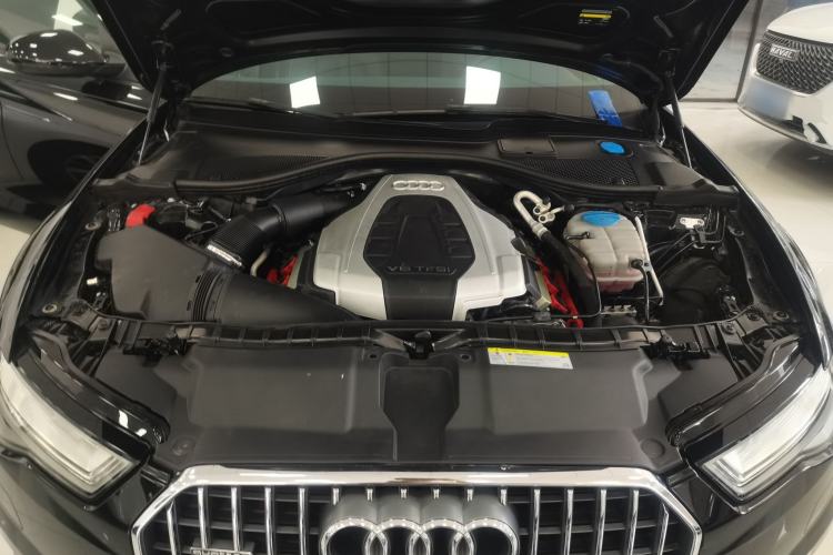 Used Audi A6  Engine Bay
