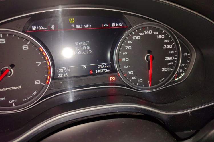 Used Audi A6 2018 3.0T allroad quattro Odometer Close Up