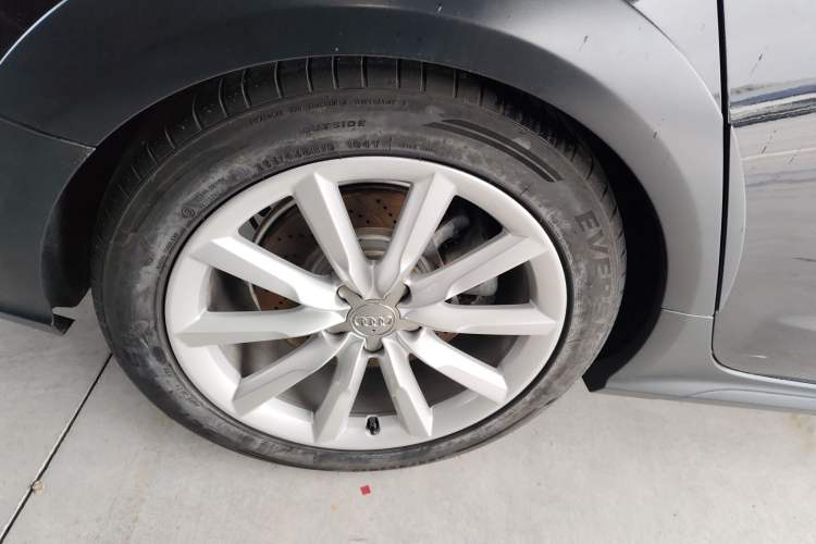 Used Audi A6 2018 3.0T allroad quattro Right Rear Wheel Hub