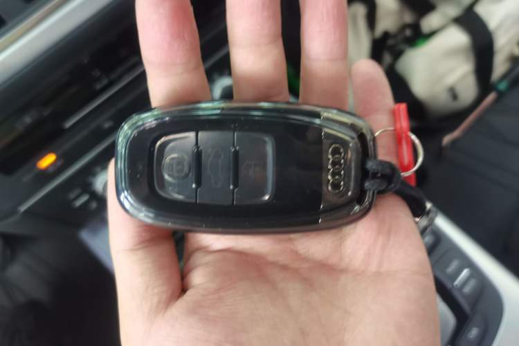 Used Audi A6  Vehicle Key