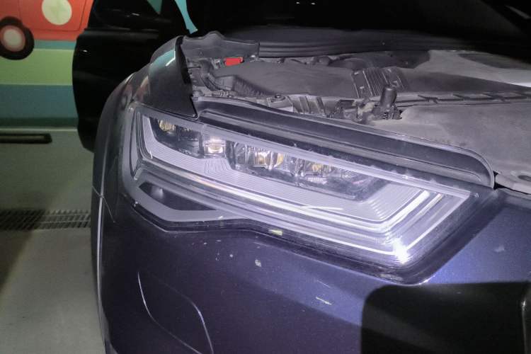 Used Audi A6 2018 3.0T allroad quattro Right Front Headlight