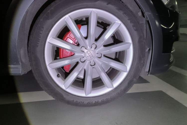 Used Audi A6 2018 3.0T allroad quattro Right Front Wheel Hub