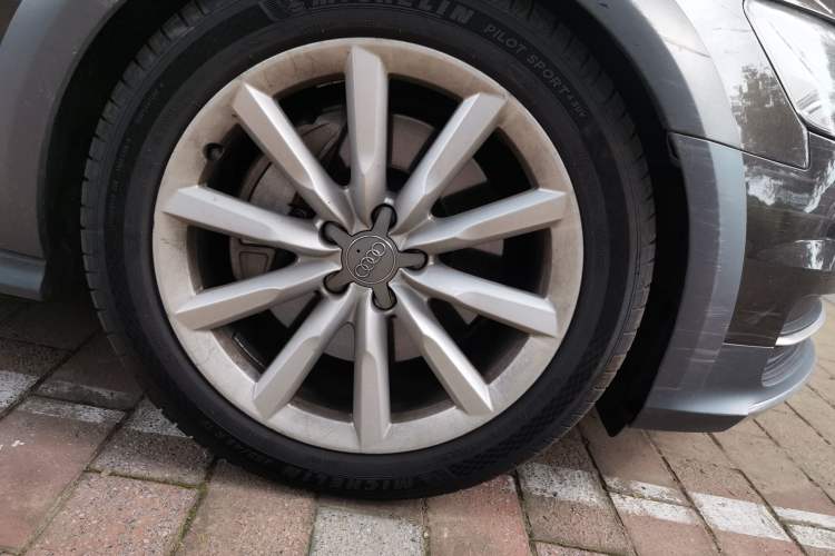 Used Audi A6 2018 3.0T allroad quattro Right Front Wheel Hub