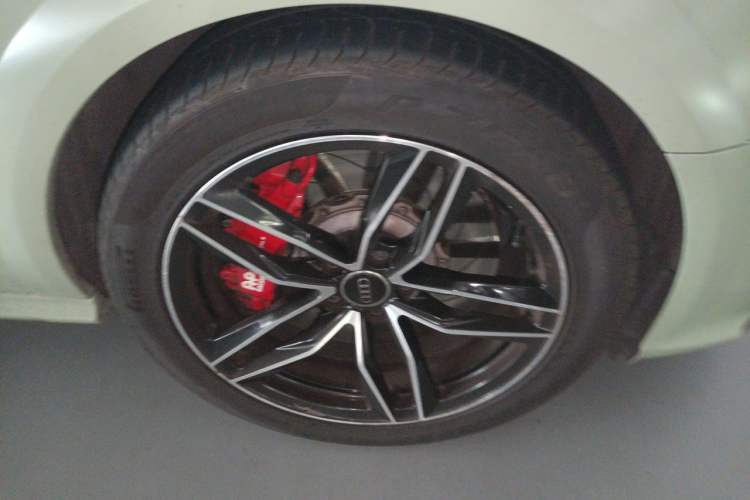 Used Audi A6 2018 3.0T allroad quattro Right Front Wheel Hub