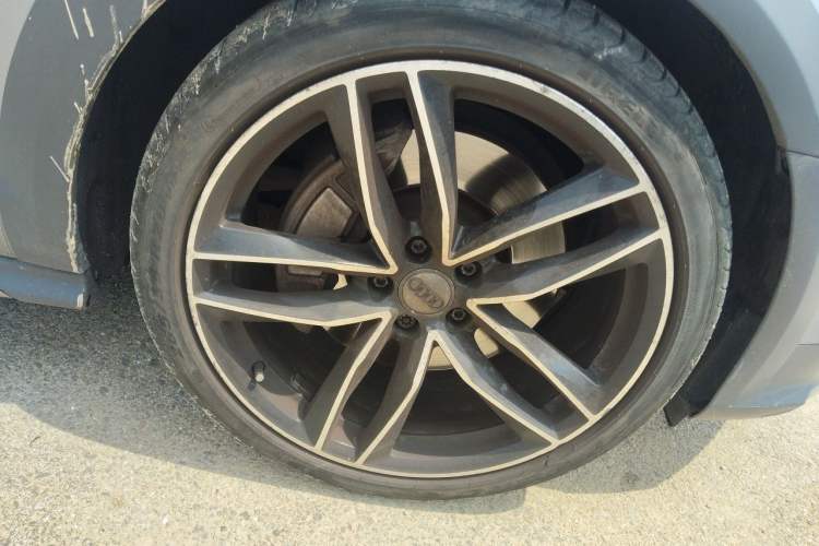 Used Audi A6 2018 3.0T allroad quattro Right Front Wheel Hub