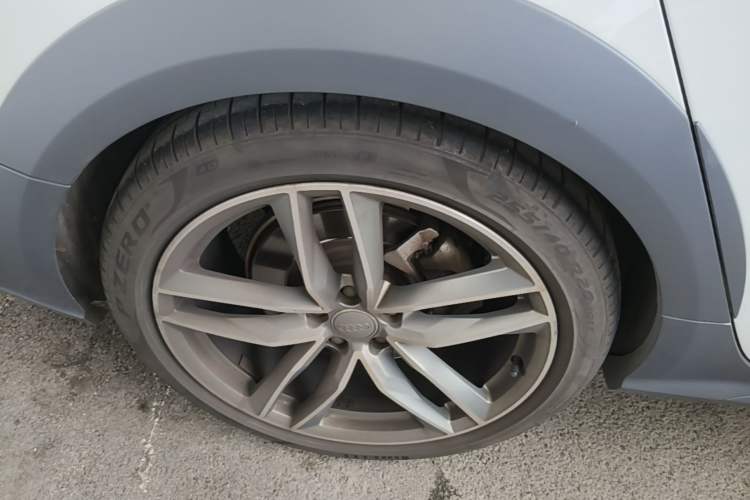 Used Audi A6 2018 3.0T allroad quattro Right Rear Wheel Hub