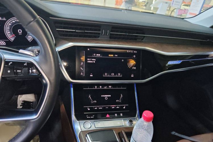 Used Audi A6 2020 allroad quattro Explorer 55 TFSI Prestige Off-Road Model Audio And AC Panel