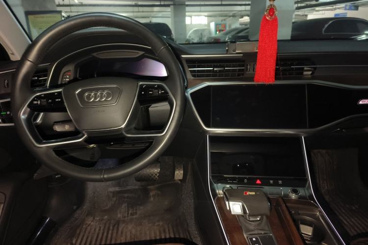 Used Audi A6 2020 allroad quattro Explorer 55 TFSI Prestige Off-Road Model Center Console
