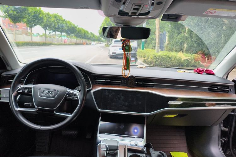 Used Audi A6 2020 allroad quattro Explorer 55 TFSI Prestige Off-Road Model Center Console