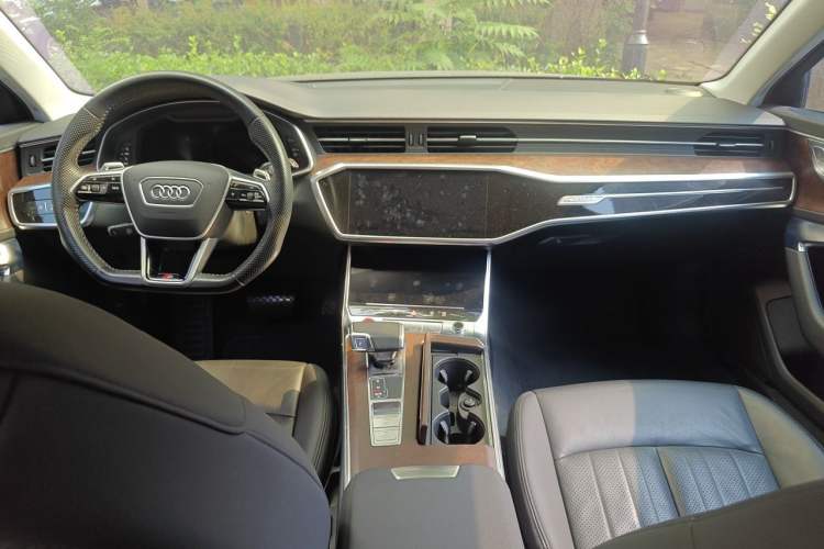 Used Audi A6 2020 allroad quattro Explorer 55 TFSI Prestige Off-Road Model Center Console