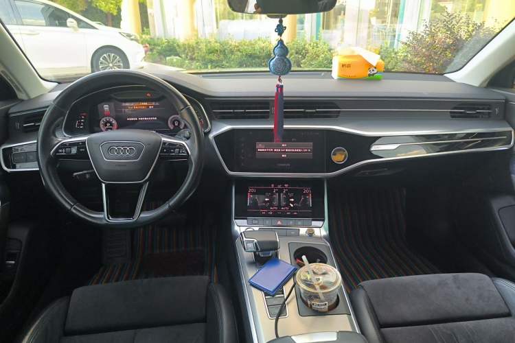 Used Audi A6 2020 Avant Futurist 45 TFSI Prestige Dynamic Edition Center Console