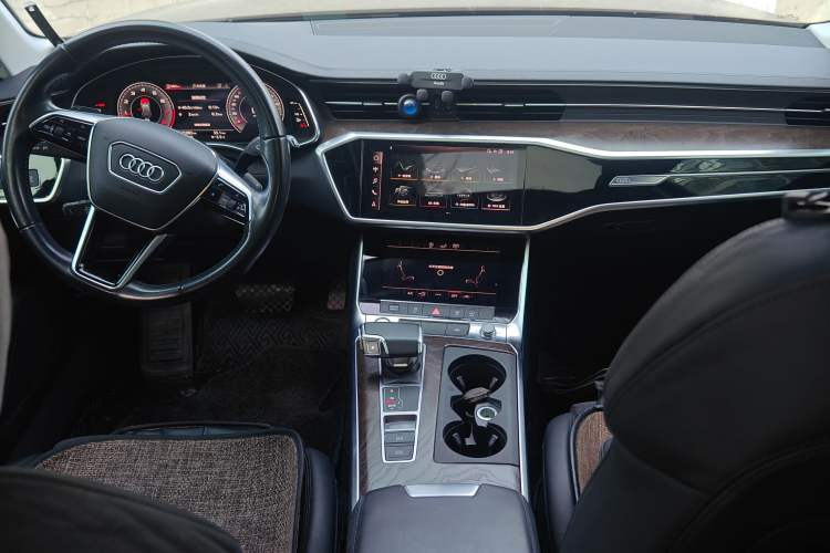 Used Audi A6 2020 Avant Futurist 45 TFSI Prestige Dynamic Edition Center Console