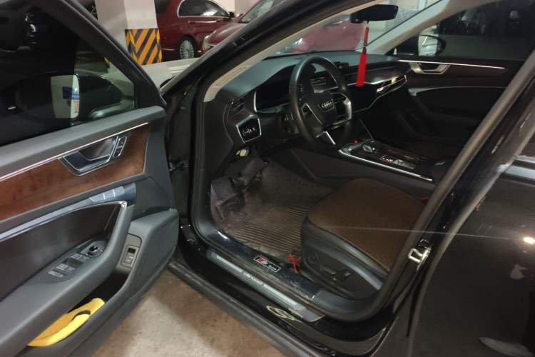 Used Audi A6 2020 allroad quattro Explorer 55 TFSI Prestige Off-Road Model Driver Seat