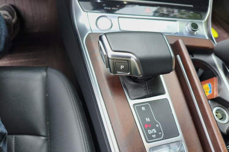 Used Audi A6 2020 allroad quattro Explorer 55 TFSI Prestige Off-Road Model Gear Lever