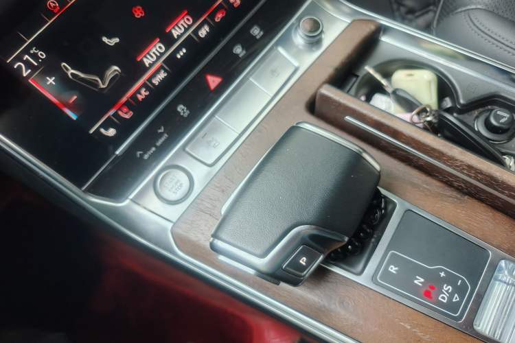 Used Audi A6 2020 allroad quattro Explorer 55 TFSI Prestige Off-Road Model Gear Lever