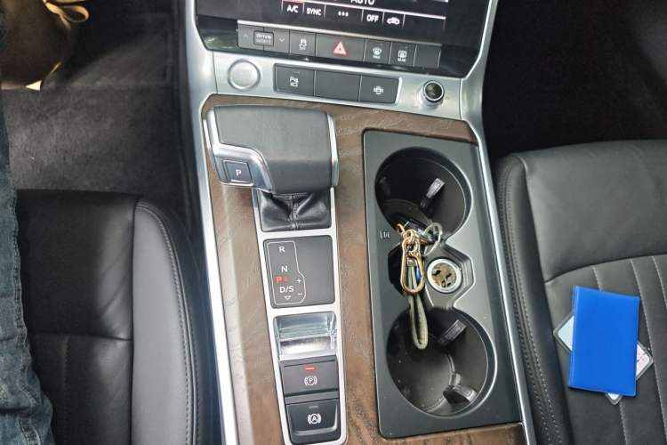 Used Audi A6 2020 Avant Futurist 40 TFSI Luxury Dynamic Model Gear Lever