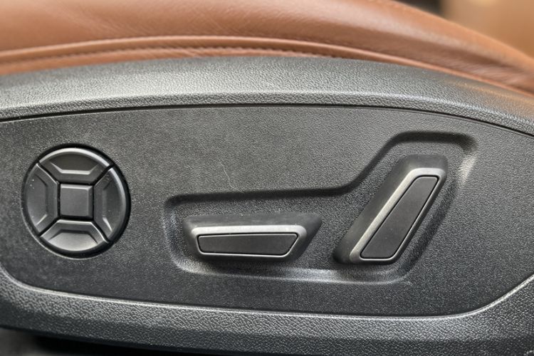 Used Audi A6 2020 allroad quattro Explorer 55 TFSI Prestige Off-Road Model Interior 1