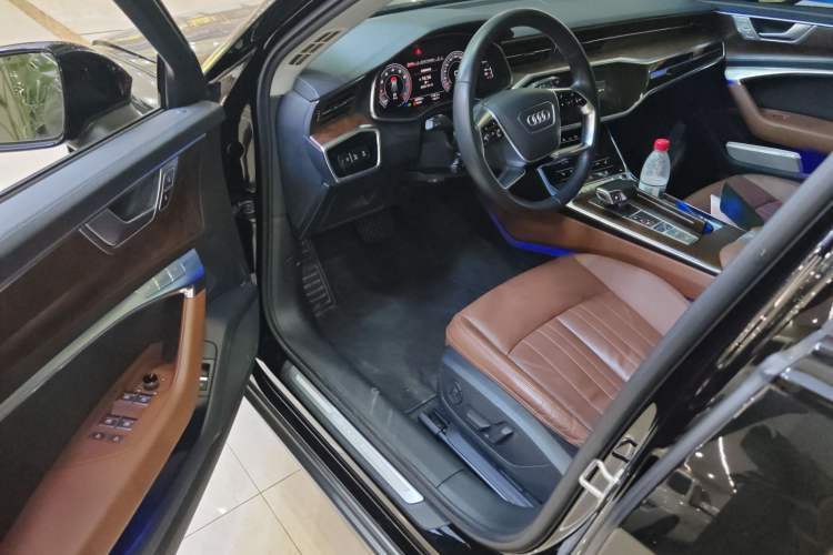 Used Audi A6 2020 allroad quattro Explorer 55 TFSI Prestige Off-Road Model Interior 3