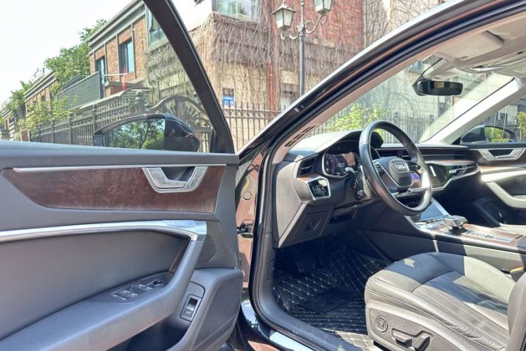 Used Audi A6 2020 allroad quattro Explorer 55 TFSI Prestige Off-Road Model Interior 3