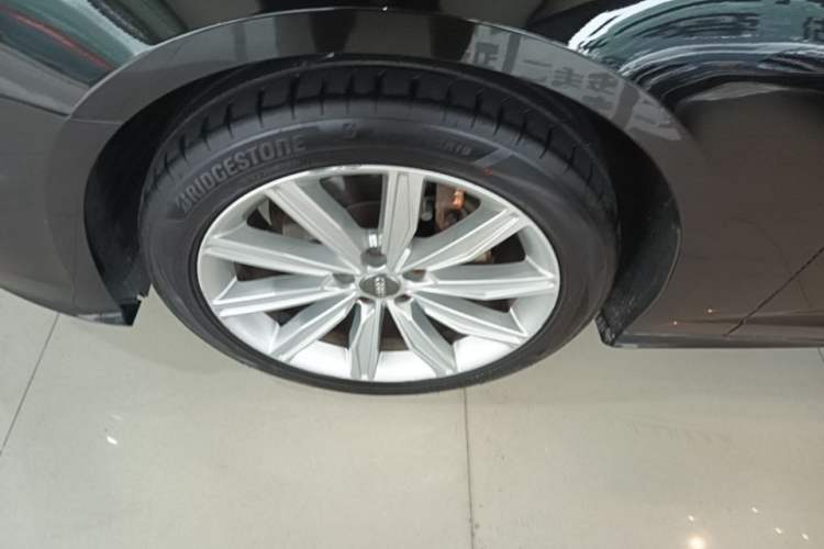 Used Audi A6 2020 Avant Futurist 40 TFSI Luxury Dynamic Model Left Front Wheel Hub