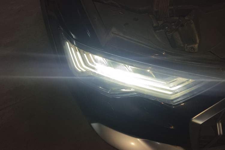 Used Audi A6 2020 allroad quattro Explorer 55 TFSI Prestige Off-Road Model Right Front Headlight