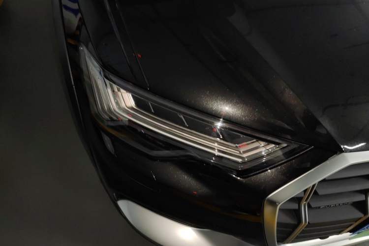 Used Audi A6 2020 allroad quattro Explorer 55 TFSI Prestige Off-Road Model Right Front Headlight
