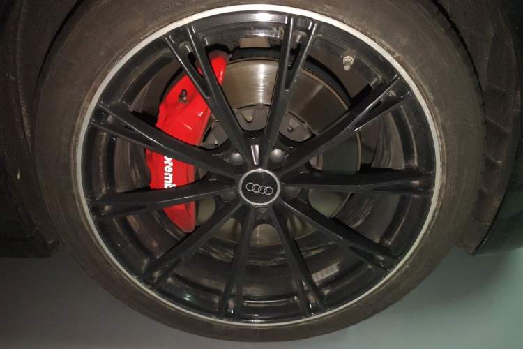 Used Audi A6 2020 allroad quattro Explorer 55 TFSI Prestige Off-Road Model Right Front Wheel Hub