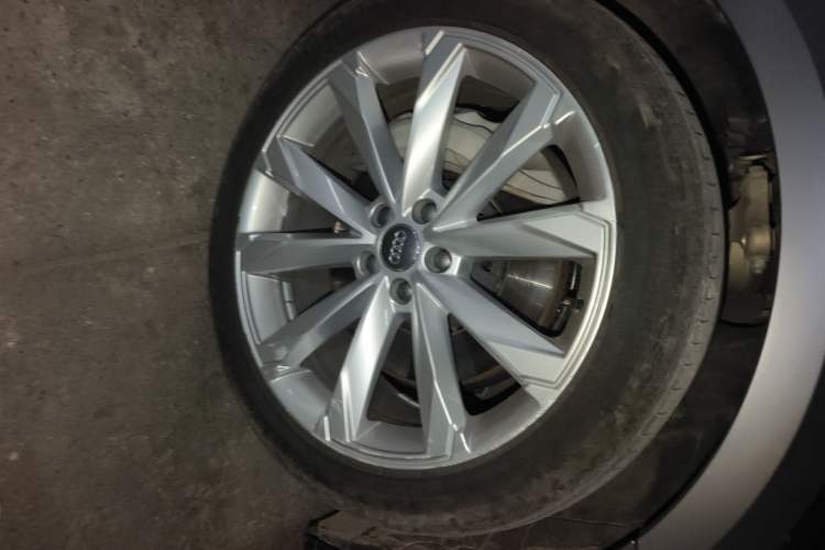 Used Audi A6 2020 allroad quattro Explorer 55 TFSI Prestige Off-Road Model Right Front Wheel Hub