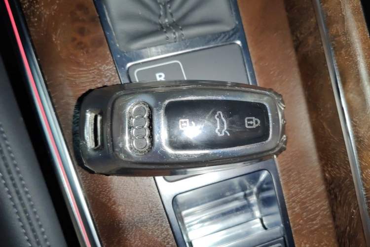 Used Audi A6 2020 allroad quattro Explorer 55 TFSI Prestige Off-Road Model Vehicle Key