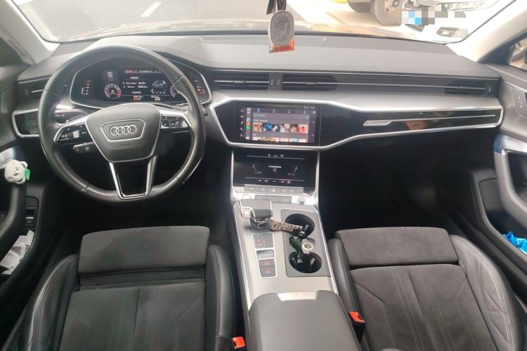 Used Audi A6 2020 Avant Futurist 45 TFSI Prestige Dynamic Edition Center Console