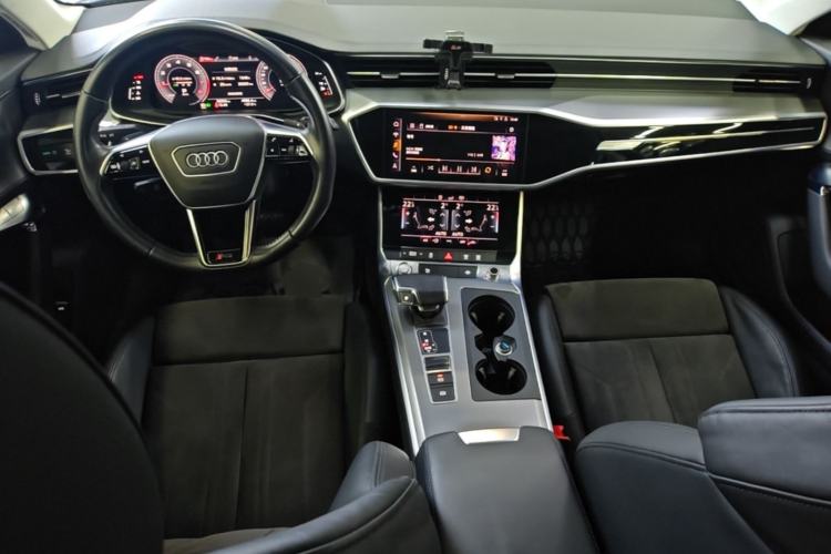 Used Audi A6 2020 Avant Futurist 45 TFSI Prestige Dynamic Edition Center Console