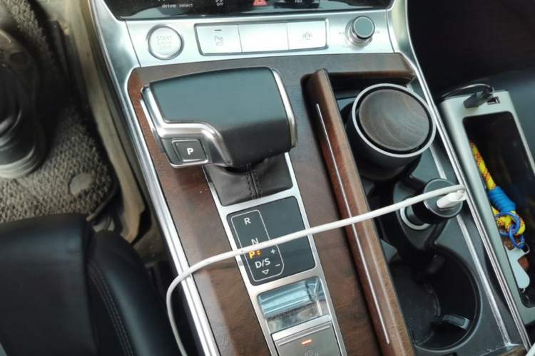 Used Audi A6 2020 allroad quattro Explorer 55 TFSI Prestige Off-Road Model Gear Lever