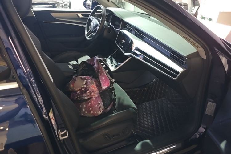Used Audi A6 2020 Avant Futurist 45 TFSI Prestige Dynamic Edition Right Front Seat