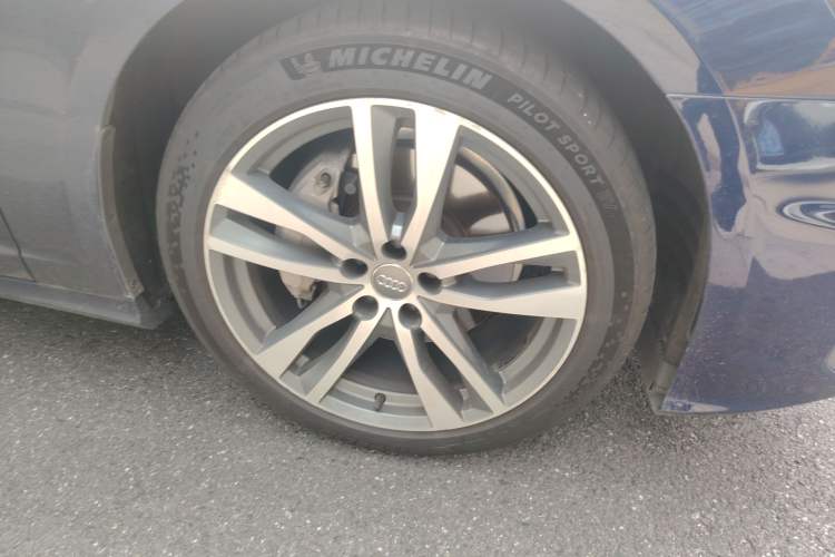 Used Audi A6 2020 Avant Futurist 45 TFSI Prestige Dynamic Edition Right Front Wheel Hub