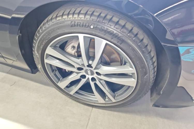 Used Audi A6 2020 Avant Futurist 45 TFSI Prestige Dynamic Edition Right Front Wheel Hub