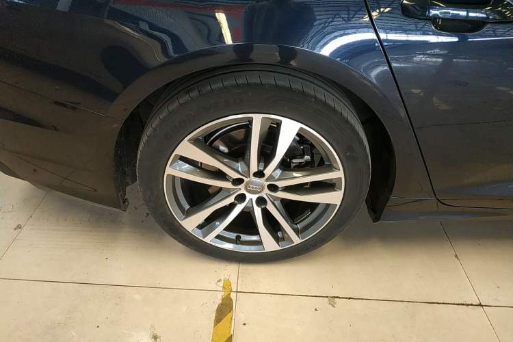 Used Audi A6 2020 Avant Futurist 45 TFSI Prestige Dynamic Edition Right Rear Wheel Hub