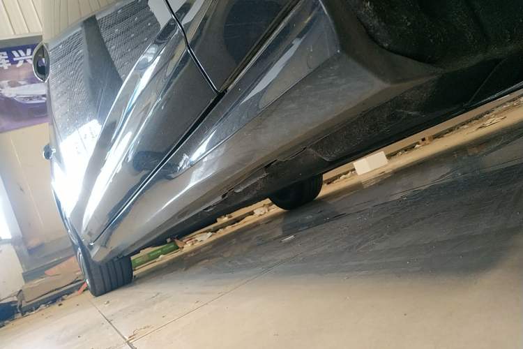 Used Audi A6 2020 Avant Futurist 45 TFSI Prestige Dynamic Edition Right Side Sill