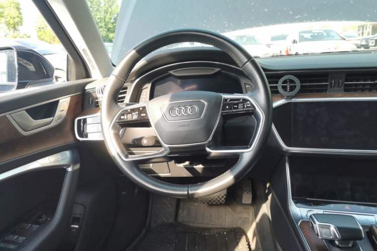 Used Audi A6 2020 allroad quattro Explorer 55 TFSI Prestige Off-Road Model Steering Wheel