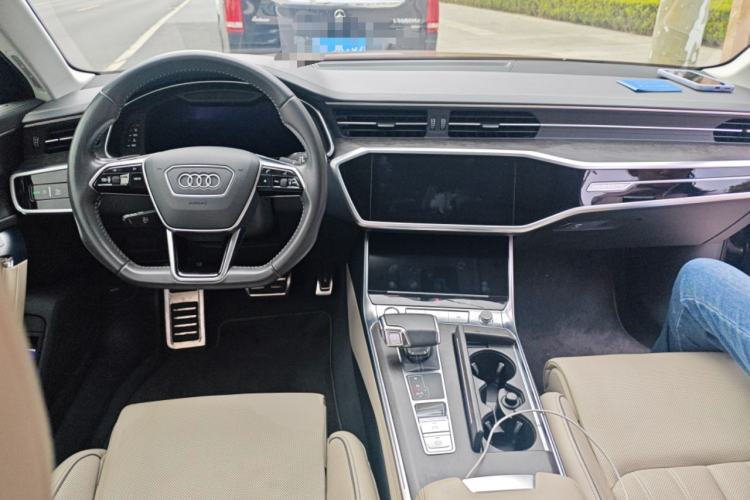 Used Audi A6 2020 allroad quattro Explorer 55 TFSI Prestige Off-Road Model Center Console